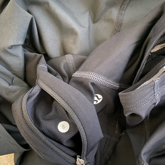 Lululemon skort - Picture 3 of 3